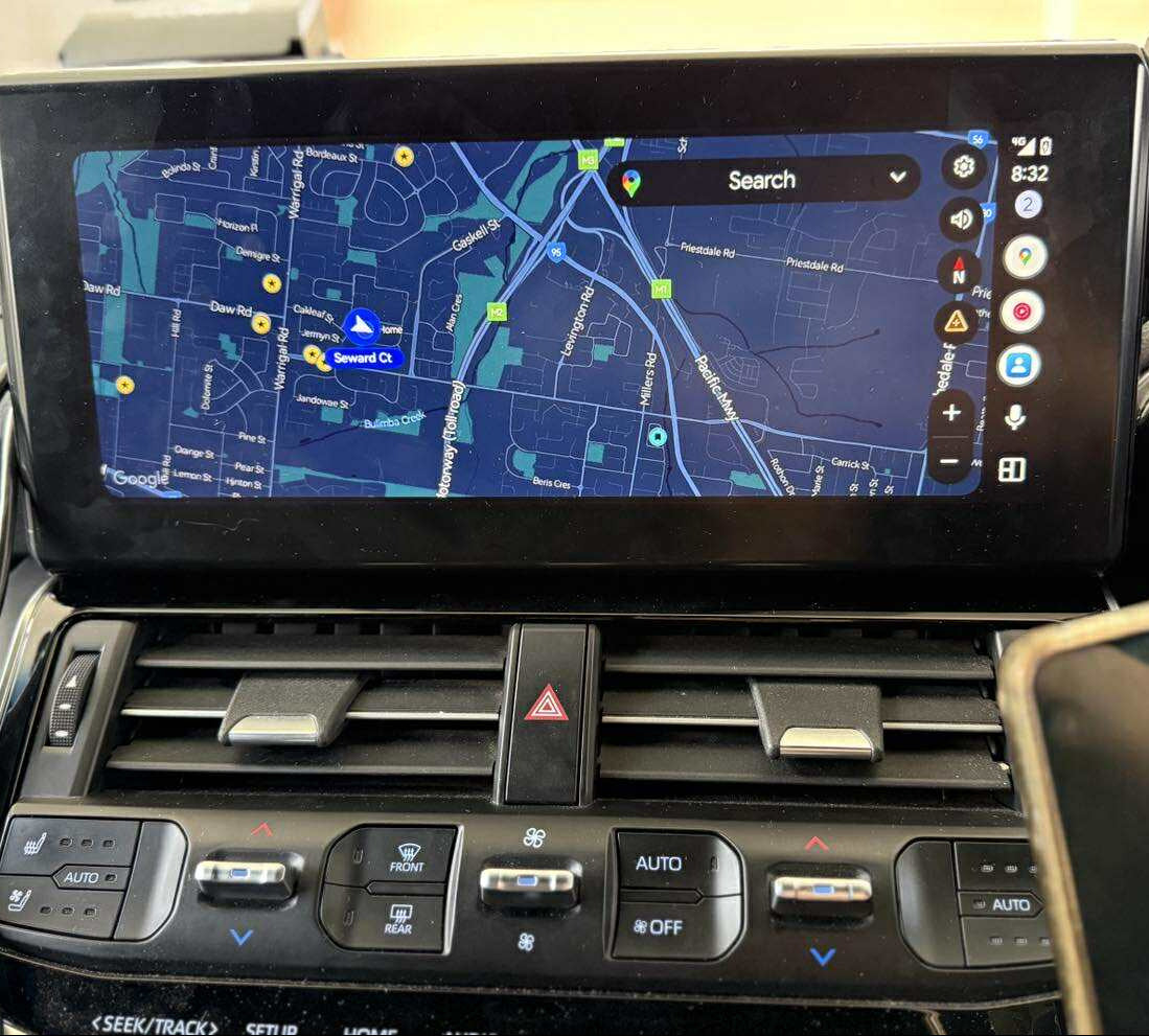 Full Screen Wireless & Wired Apple Carplay & Android Auto with optional Caravan Camera Integration for Toyota Land Cruiser 300 (2021 - 2024)